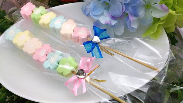 《婚禮小物- 幸福花語棉花糖/100支》送花筒*1＊另有精緻小卡可加購