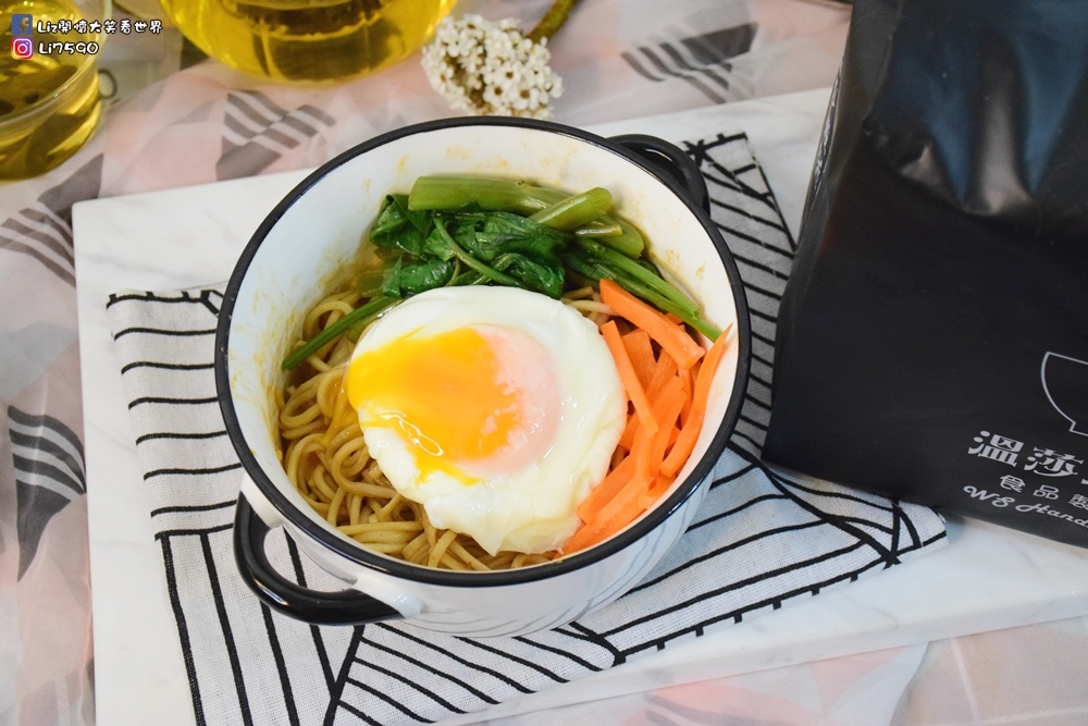 溫莎公煮-芝麻拌麵DSC_0168Liz開懷大笑看世界.JPG