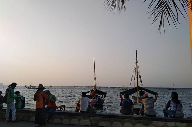 Semilir Angin Pantai Ancol Yang Bikin Betah