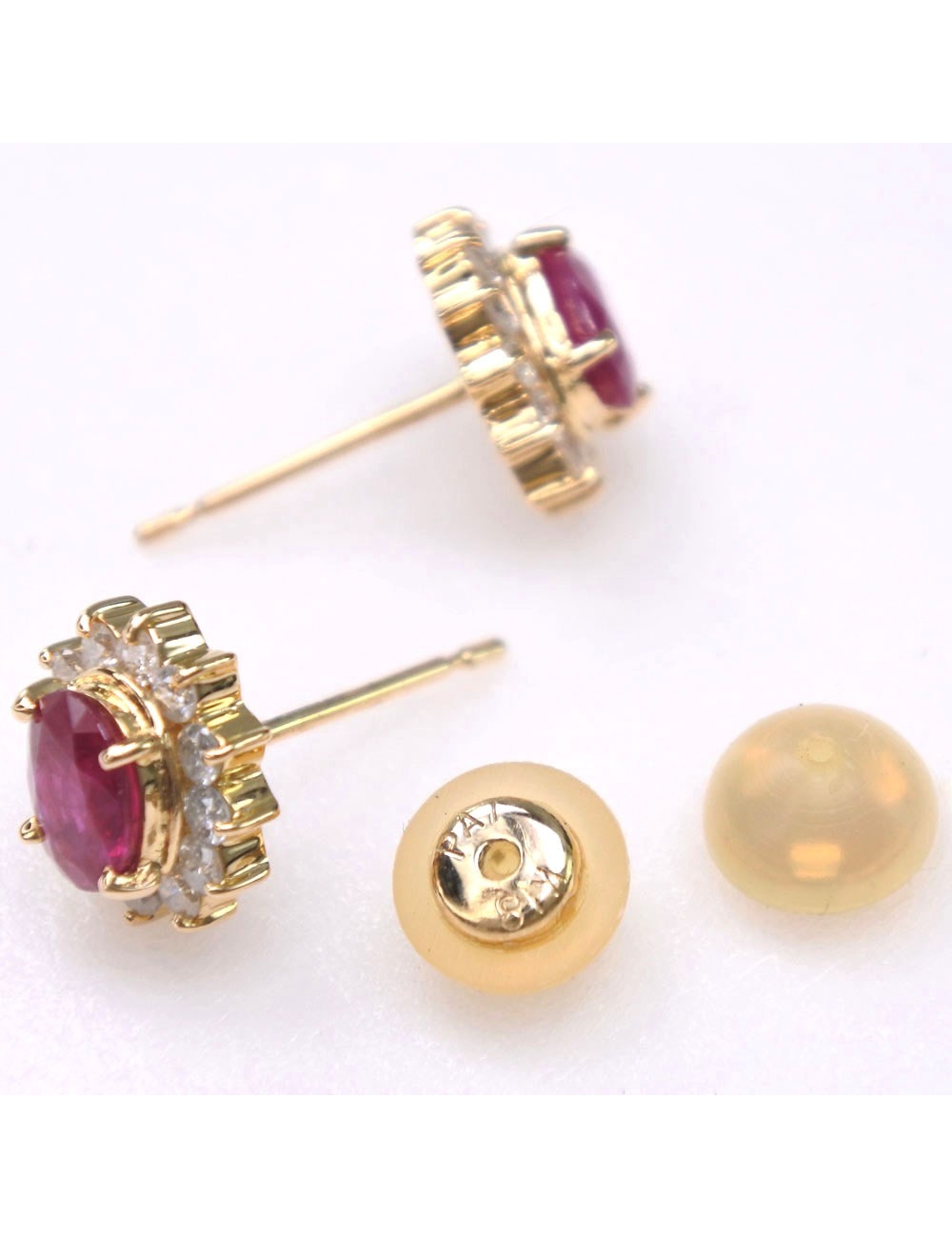 [產品信息] 性別：女 重量：1.8g [尺寸（厘米）] 14毫米x 7.5毫米（*毫米） [尺寸（英寸）] 0.6 x 0.3inch [材料] K18黃金/紅寶石 [一起去] 沒有 [條件] 等級