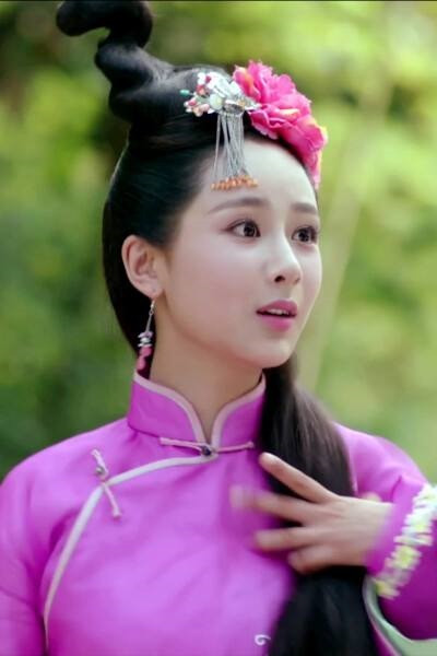 頂流小花的清宮劇造型2：楊紫 飾演《龍珠傳奇之無間道》李易歡