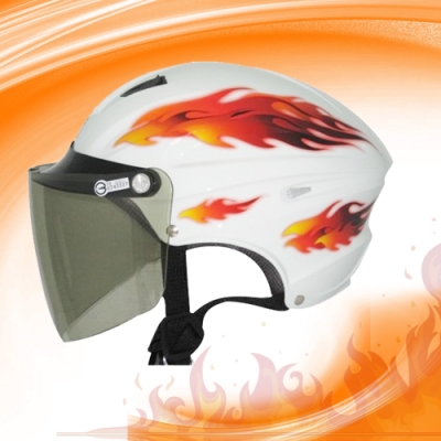 多色可選，男女通用 良好的通風和排氣，舒爽不悶熱 符合國家CNS認證標準 台灣知名大廠製造，安全有保障 插扣式設計，簡單快速，方便拆卸