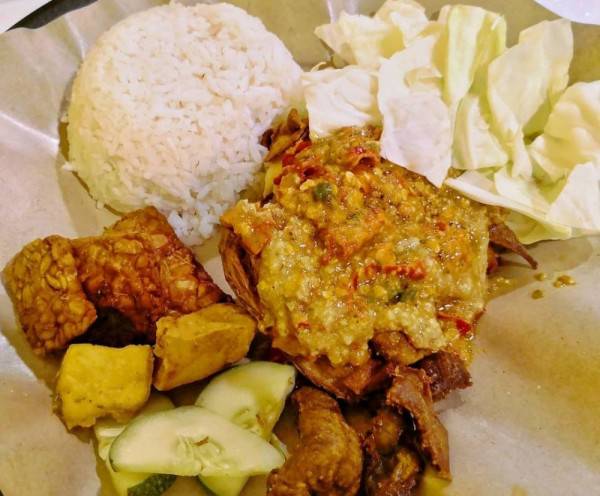 Siap Grak Resep Sambal Kacang Ala Ayam Gepuk Pak Gembus Legit Banget