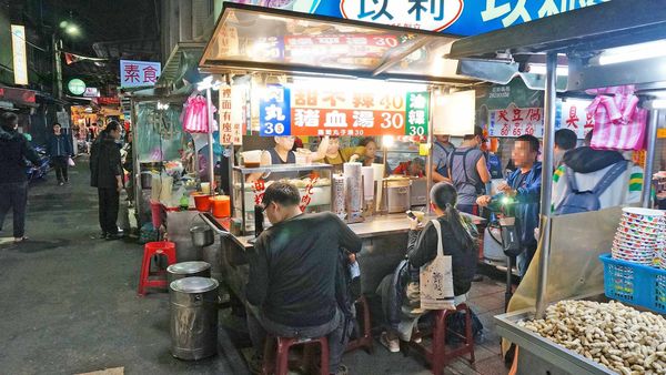 【台北美食】華榮市場口甜不辣-晚上才會出現的路邊攤美食