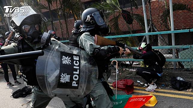 「反送中」警民衝突延燒，香港理工大學成戰場。(圖／達志影像／路透社)