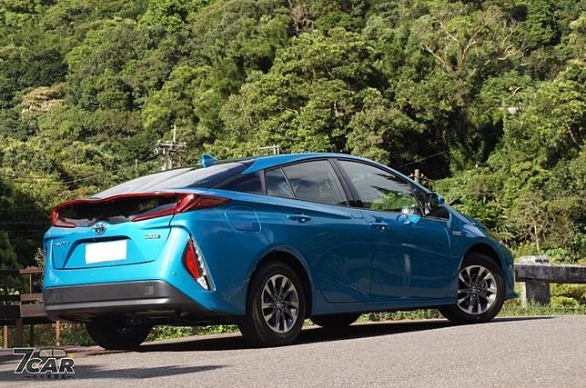 Toyota Prius Phv No 006 充電孔的設計 小七車觀點 Line Today