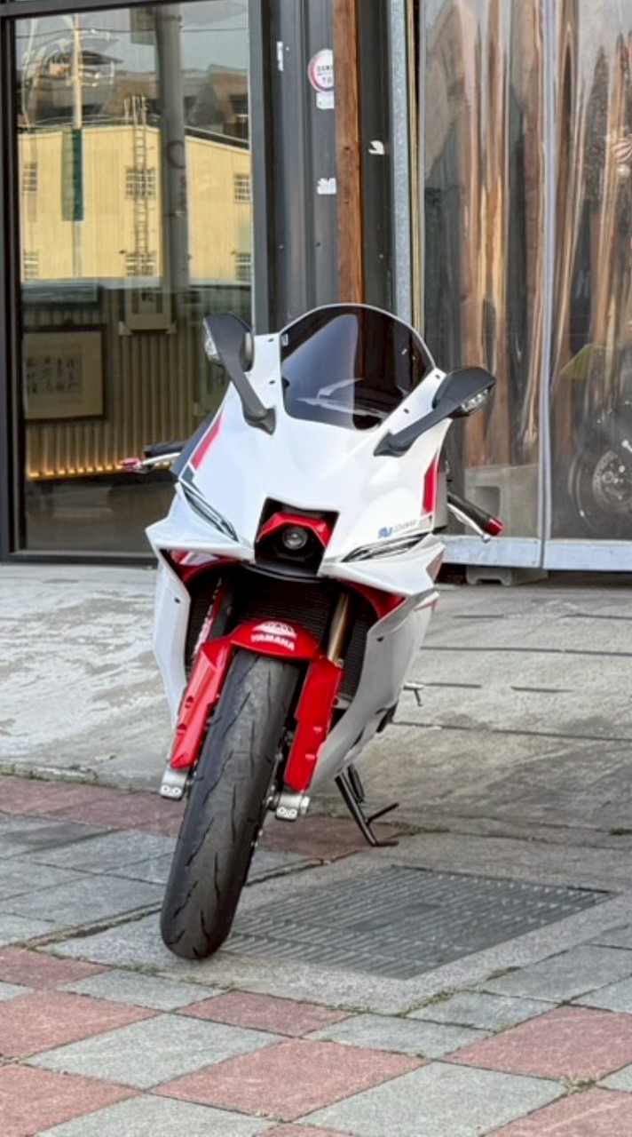 中部 Yamaha YZF-R9