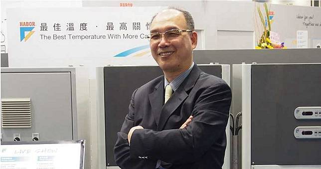 「口罩國家隊」無償義工倒貼500萬　工具機公會：當做打群架！