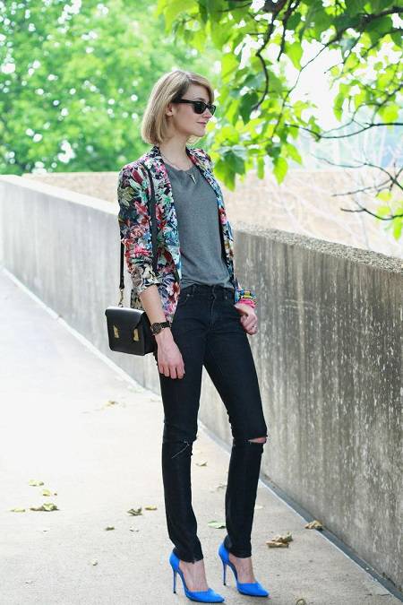 Tampil Manis dan Stylish? Floral Blazer Jawabannya!