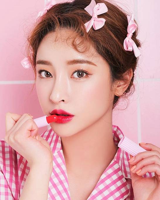 Deretan Skincare Ini Bisa Membuat Bibir Pink Alami Dan Sehat Girls Facetofeet Com Line Today