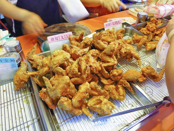 【中和美食】皇家炸雞-在地人推薦的市場裡炸雞 【中和美食】皇家炸雞-在地人推薦的市場裡炸雞