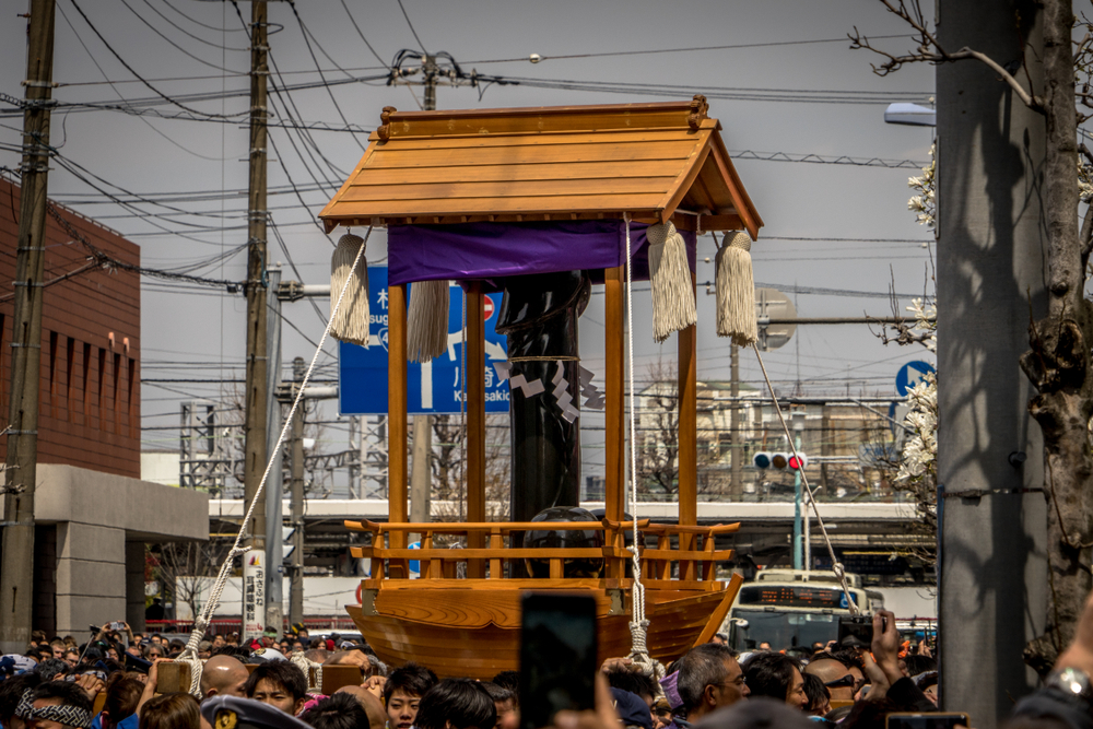 神奈川金山神社鐵男根祭3