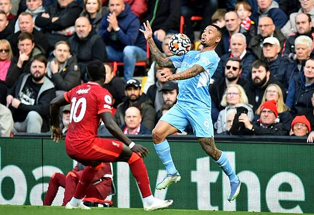 Manchester City Tampil Lebih Baik Tanpa Striker, Begini Alasannya