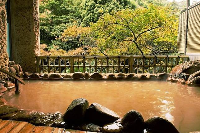 有馬溫泉地質特殊，周圍沒有火山地形，溫泉卻從地底60公里湧出