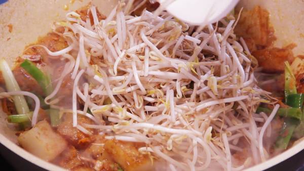 經典也能奢華 Xo醬炒蘿蔔糕 蹦出新口感 香辣帶勁蔬菜脆 傳統也有新滋味 肥大叔 Line Today