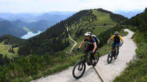 Pendakian Gunung Dengan Sepeda Listrik Kian Populer