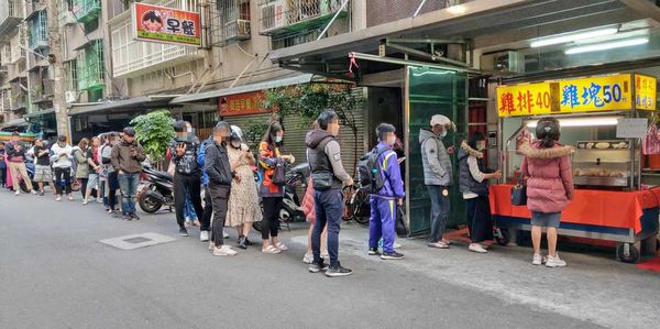 【三重美食】五華街雞排雞塊-隱身在巷弄裡沒有店名的爆人氣雞排店