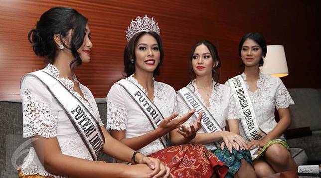 Dian Sastro Bikin Putri Indonesia 2017 Menangis