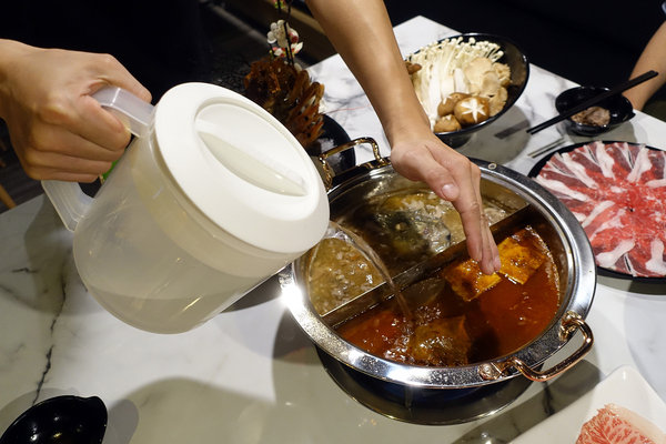 台北慶生火鍋-丼賞和食+嗨蝦蝦林森旗艦店，台北尾牙/謝師宴好去處，中山區日本料理丼飯&amp;amp;amp;amp;amp;amp;amp;amp;amp;amp;amp;amp;amp;amp;amp;amp;amp;amp;amp;amp;amp;amp;amp;amp;amp;amp;amp;amp;amp;amp;amp;amp;amp;amp;amp;石頭火鍋推薦，約會餐廳台北，中山國小站有包廂慶祝餐廳