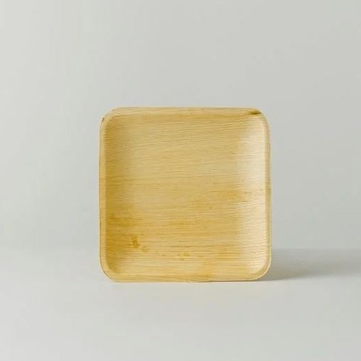 無塑毒威脅、健康安心。天然農廢料製成、不砍一草一木。通過SGS食品容器安全檢驗。土埋6-12週自然生物降解，友善環境。-純粹落葉，盛食美麗我，禁得起水與油的洗禮，耐冷耐熱，樂於和食物共唱冰與火之歌。無