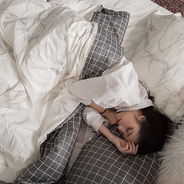 ‧100%精選精梳棉 n‧活性印染技術品質保證 n‧布品平順好觸感 n‧全程台灣精製