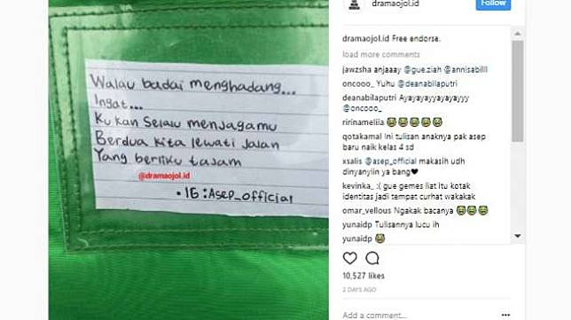 Anda Pasti Tertawa Lihat Tulisan di Helm Ojek Online Ini