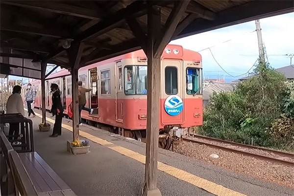 横浜 桜木町駅 みなとみらい結ぶバス 3月に試験運行 100円