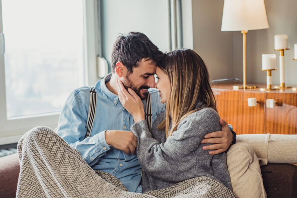 敏感な箇所 に 簡単なのに彼が大喜びした 彼女のおねだり