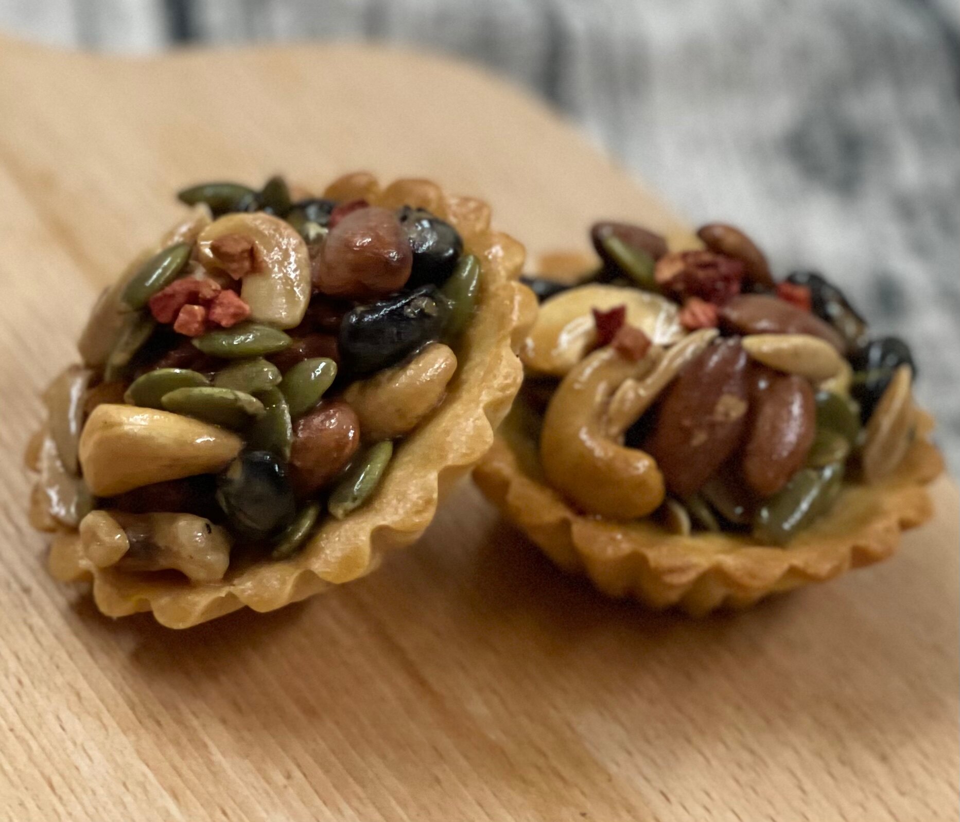 「甜食朋友」綜合焦糖堅果塔 焦糖堅果塔 杏仁豆 草莓乾 端午節 中秋節 生日 禮盒 4顆一盒