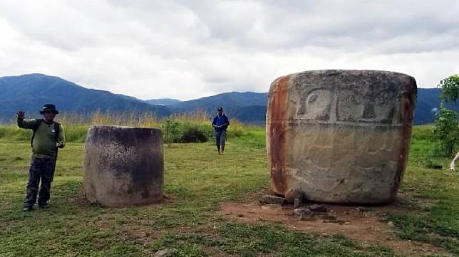 Kalamba atau stone-vats merupakan peninggalan arkeologi yang sangat penting di Kawasan Megalit Lore Lindu. TEMPO/Abdi Purmono