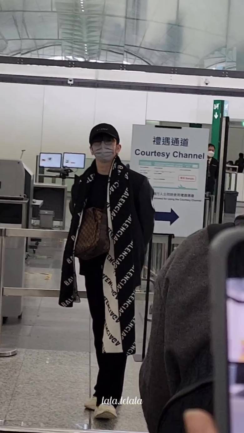 教主自拍洩行蹤獲五十粉絲送機- CM娛樂新聞台- Cool Chat - Cool Music Forum - Powered by Discuz!