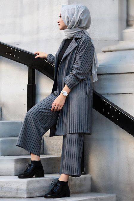 7 Padu Padan Busana Abu Abu Yang Berkelas Dan Tidak Membosankan Untuk Ke Kantor Termasuk Untuk Hijaber Womantalk Com Line Today