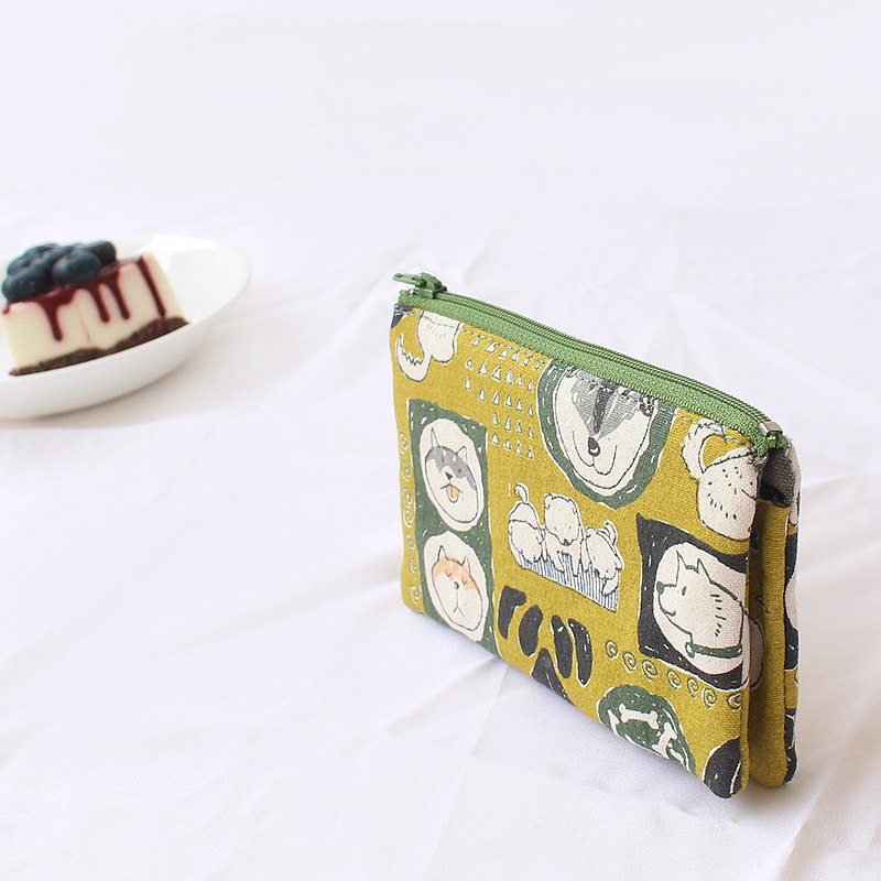 1.三層零錢包2.不大不小剛剛好3.多種圖案可選擇