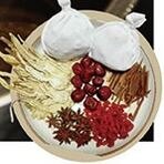 肉骨茶- 享譽南洋的排骨藥材湯，是當地華人最具特色的早餐