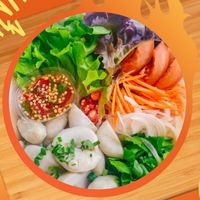 ยำลูกชิ้นปลา & หมู สุดแซ่บ