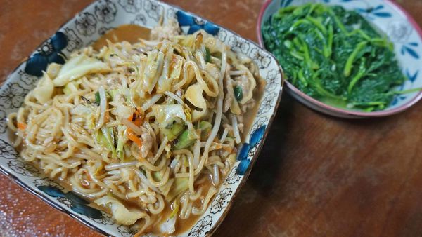 【花蓮美食】阿婆小吃-全台灣ＣＰ值最高的美食小吃店！牛肉麵竟然只要55元