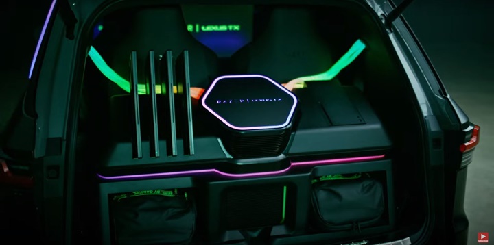 首台「電競休旅」問世？Lexus 與 Razer 跨界打造新型 TX 休旅車，植入滿滿 RGB 還能打電動