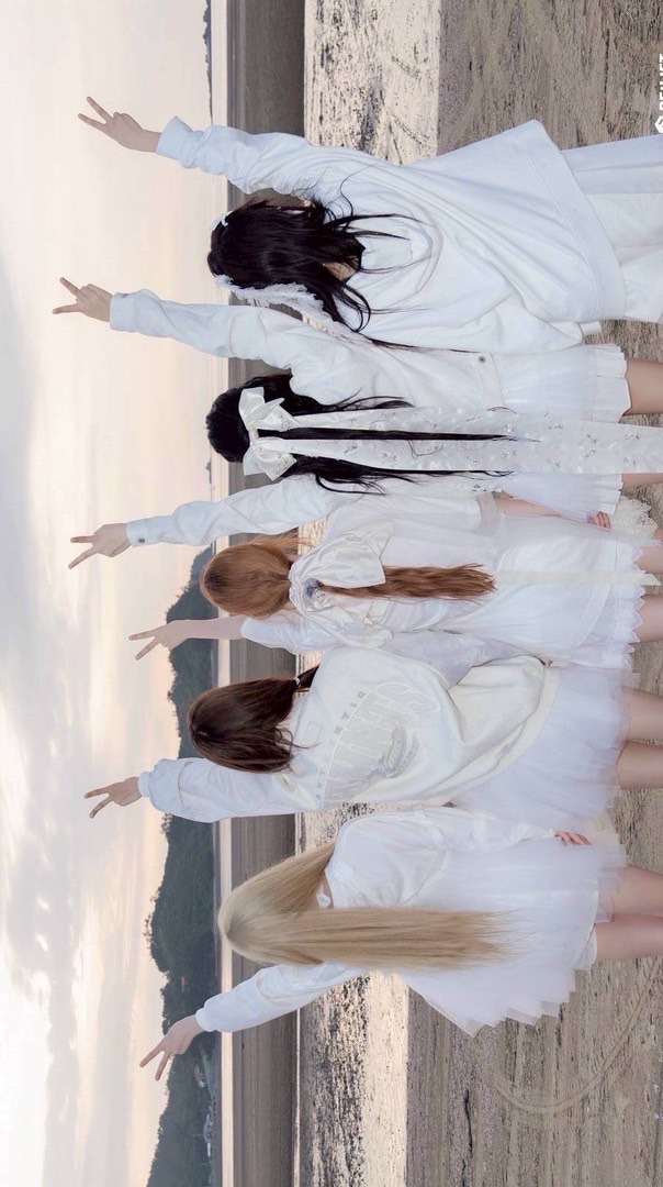 架空アイドル事務所🌙𝐦𝐨𝐨𝐧𝐏𝐫𝐢𝐧𝐜𝐞𝐬𝐬
