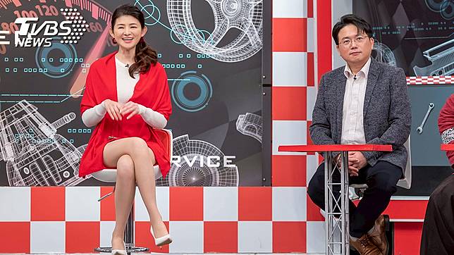 TVBS《地球黃金線》來賓江坤俊和主持人蘇宗怡。圖／TVBS