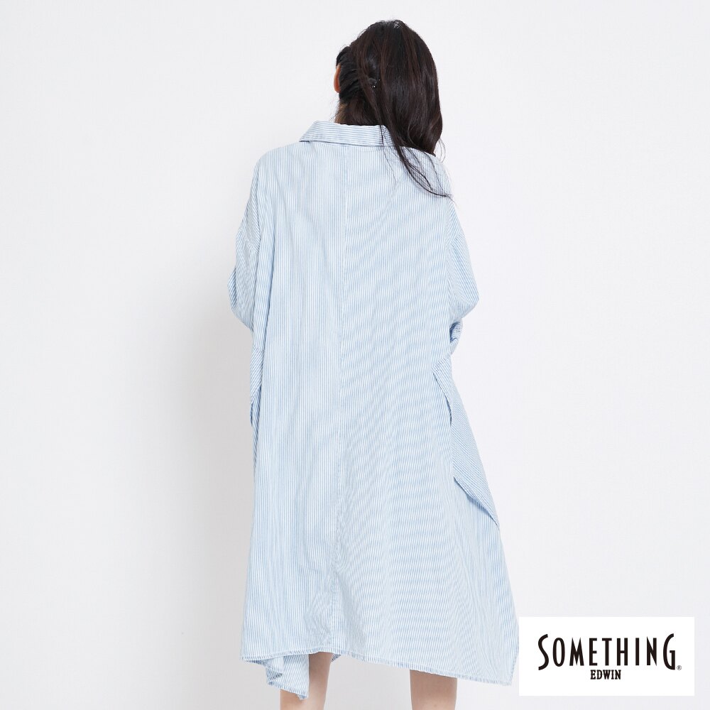 SOMETHING 不對稱下襬 寬版丹寧襯衫洋裝-女款 條紋淺藍