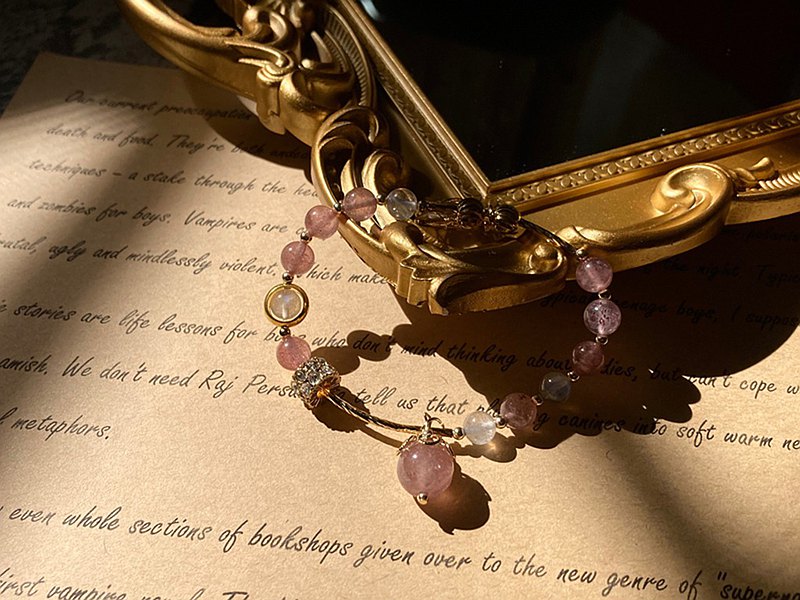 【阿斯忒里亞的擁抱。彈性手串】天然草莓晶| 愛情運|神話系列