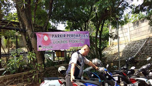 Viral Pemisahan Lahan Parkir Perempuan Dan Pria Di Depok Ini