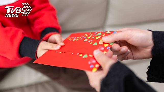 大小朋友最期待的事情就是拿紅包。(示意圖／TVBS)