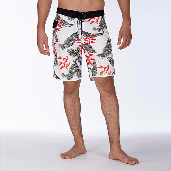 完美機能性，輕量化，超舒適n幻影海灘褲結合Nike防潑水技術n讓你體驗完美機能