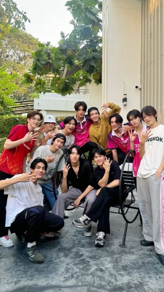 เล่นฟีฟาย