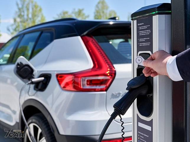 Volvo 與plugsurfing 合作提供歐洲recharge 電動車主超過20 萬座充電樁 小七車觀點 Line Today