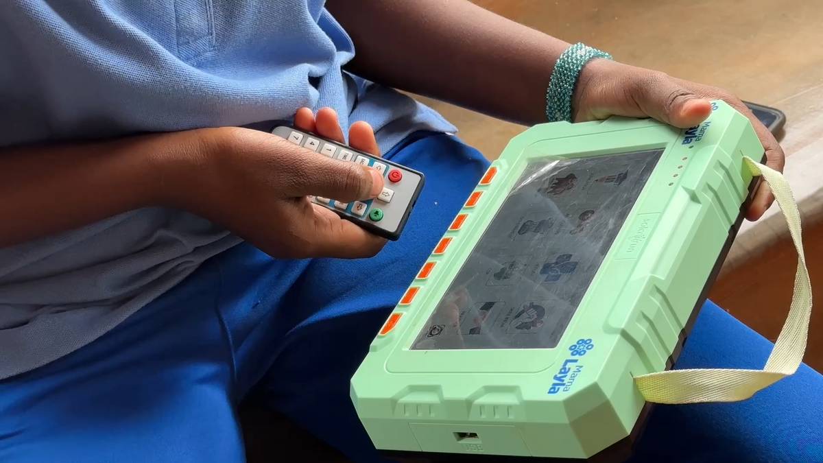 GLOBALink Solarpowered tablets jointly rolled out by Chinese, Kenyan firms empower locals in