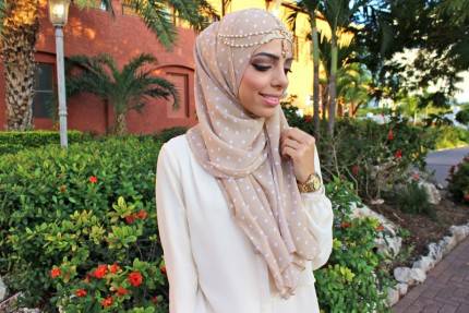 5 Aksesori Hijab yang Hits di Instagram Untuk Digunakan Saat Perpisahan Sekolah