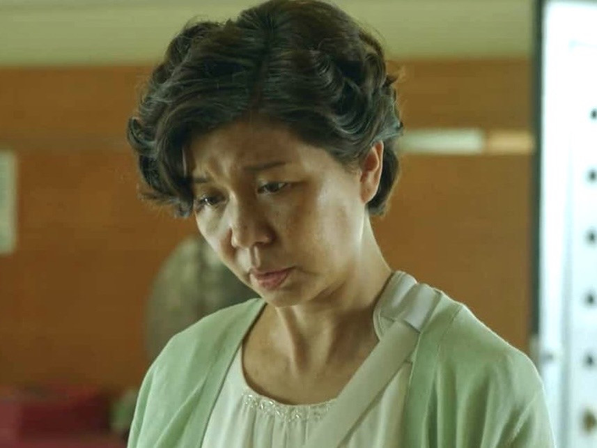 網議《她和她的她》如果重選演員？賈靜雯喊伊正「叔叔」太出戲，楊謹華演師母應該不錯 | LINE購物