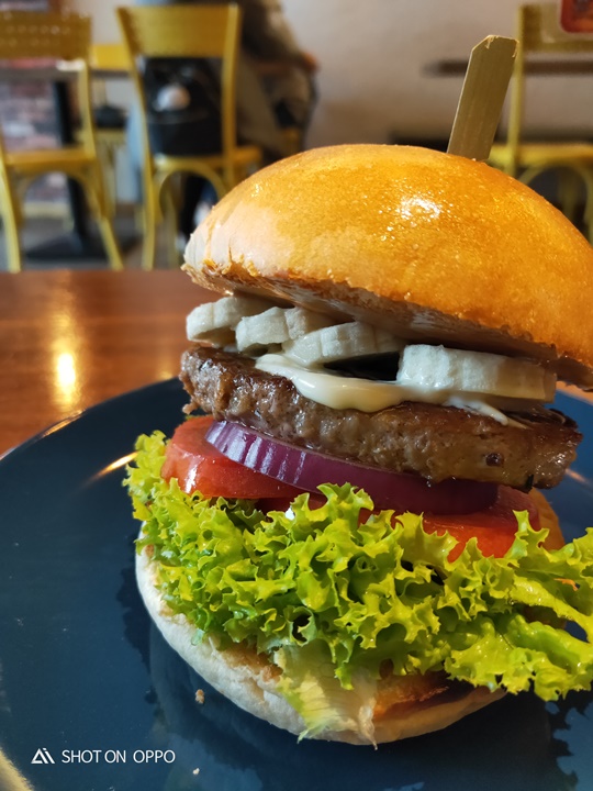 OPPO R17 開箱動手玩，跑分、拍照、續航力表現全都測